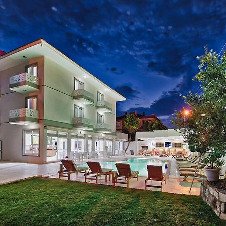 Ege Tulip Cesme Hotel Екстериор снимка