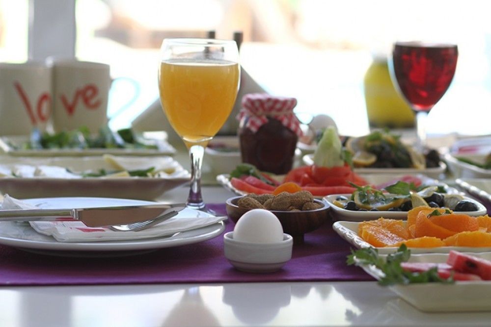 Ege Tulip Cesme Hotel Екстериор снимка