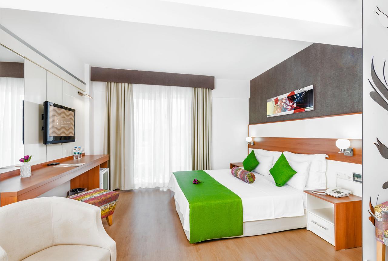 Ege Tulip Cesme Hotel Екстериор снимка