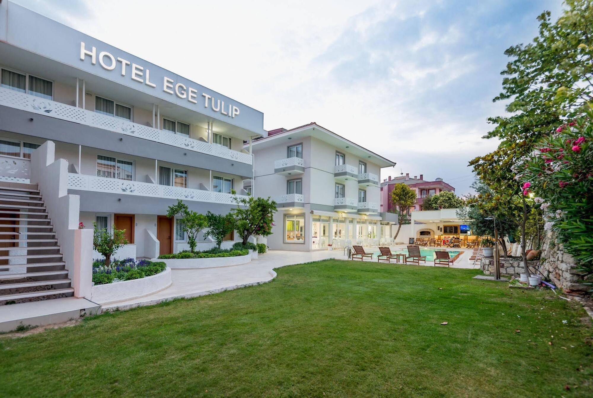 Ege Tulip Cesme Hotel Екстериор снимка