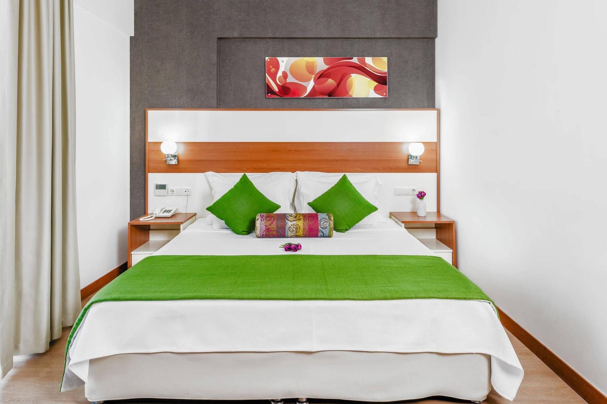 Ege Tulip Cesme Hotel Екстериор снимка
