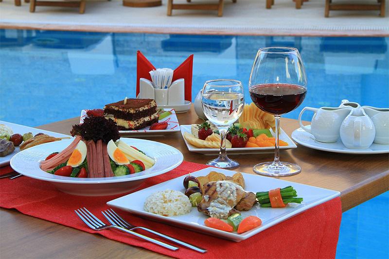 Ege Tulip Cesme Hotel Екстериор снимка